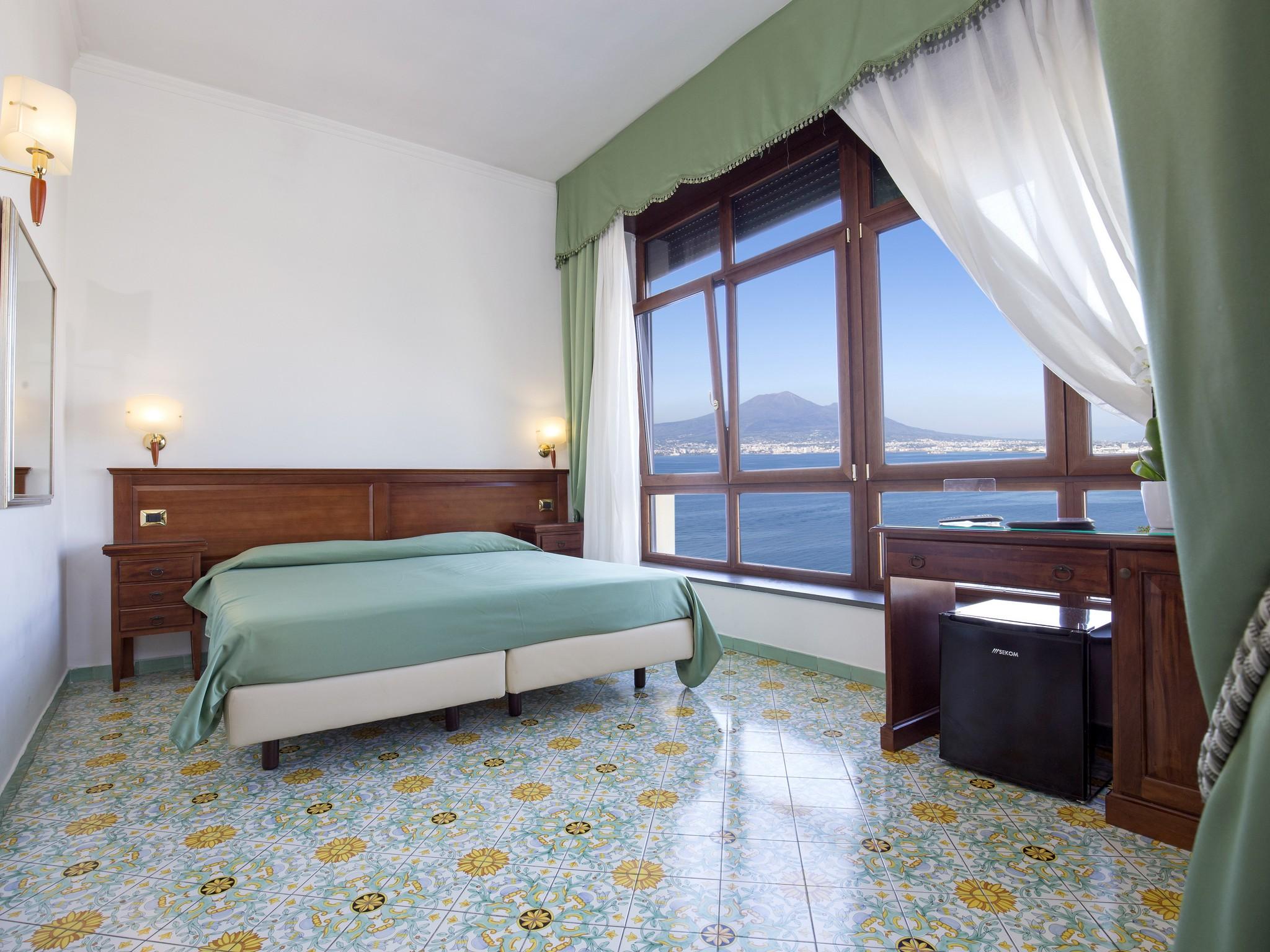 La Panoramica Hotel Кастелламмаре-ди-Стабия Экстерьер фото