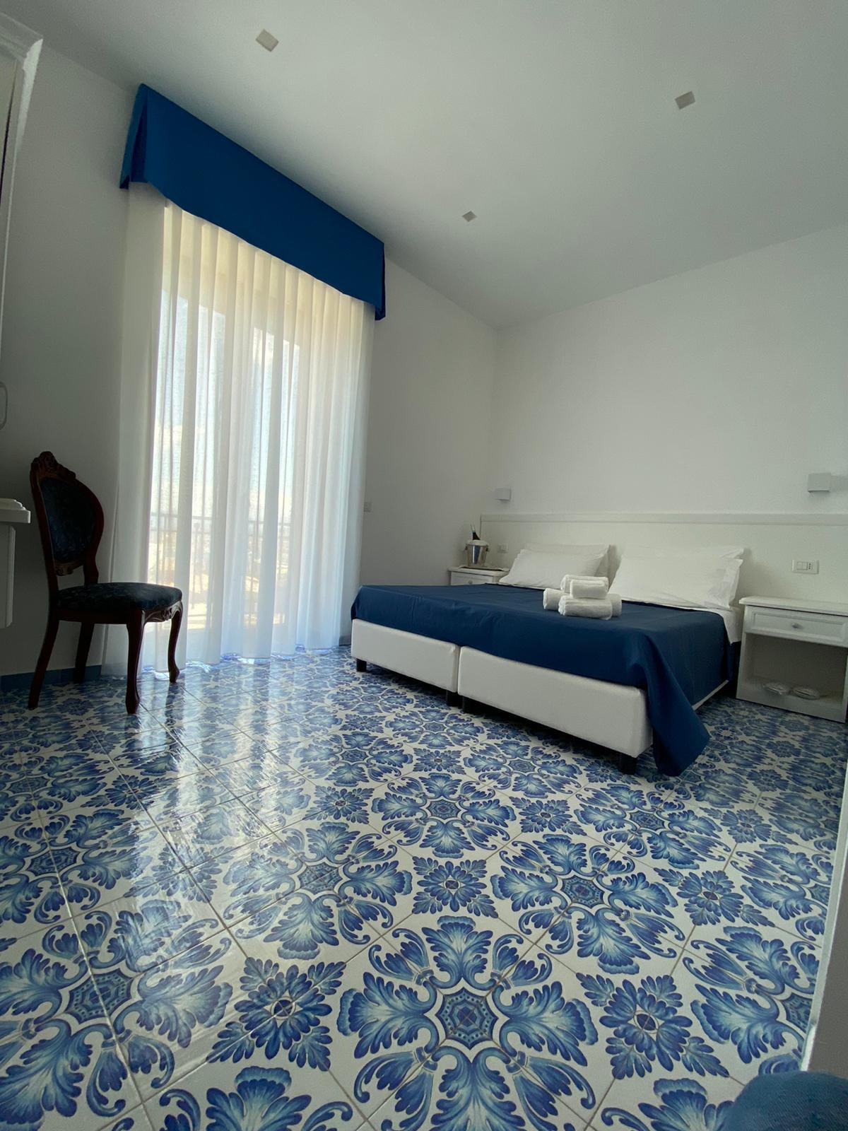 La Panoramica Hotel Кастелламмаре-ди-Стабия Экстерьер фото