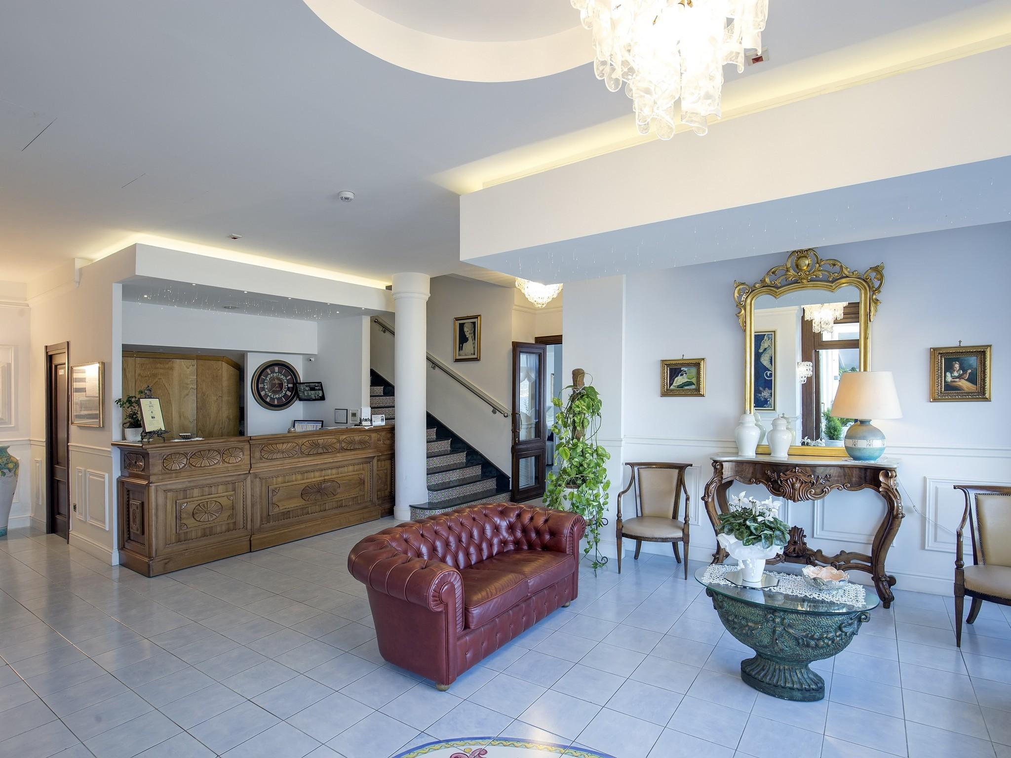 La Panoramica Hotel Кастелламмаре-ди-Стабия Экстерьер фото