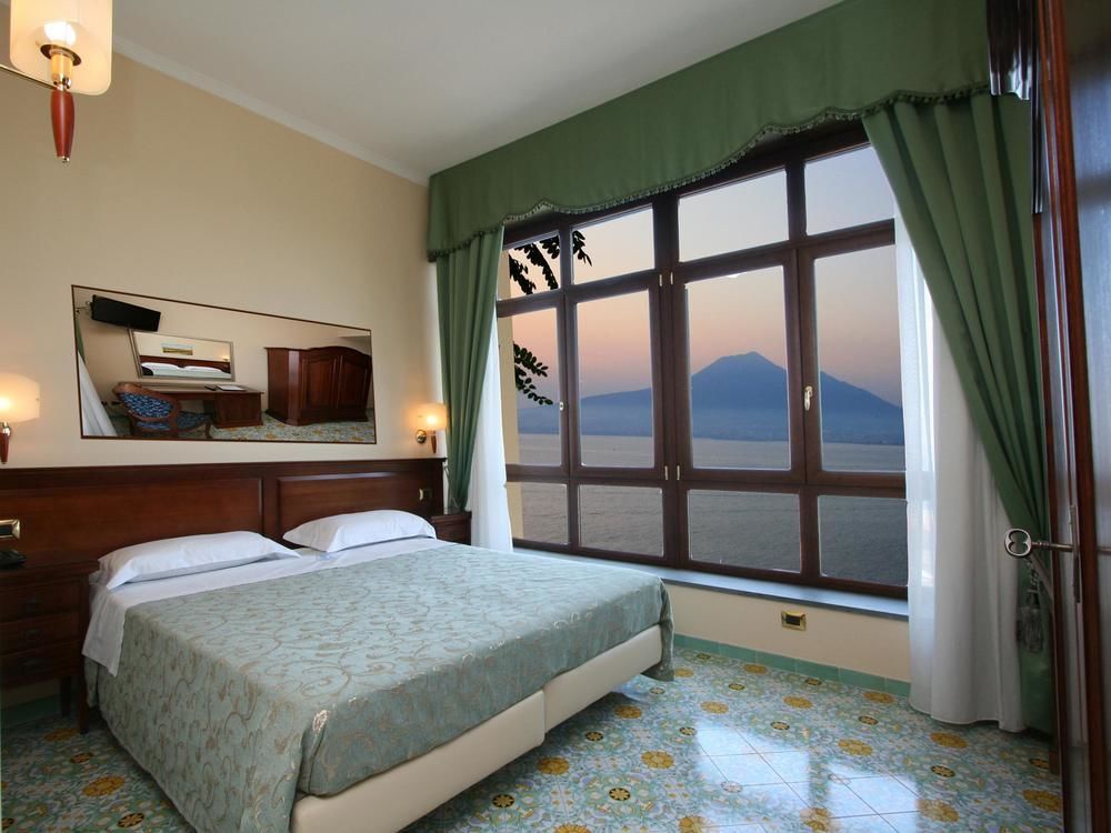 La Panoramica Hotel Кастелламмаре-ди-Стабия Экстерьер фото