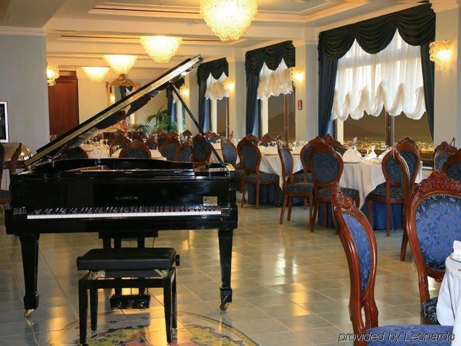 La Panoramica Hotel Кастелламмаре-ди-Стабия Экстерьер фото